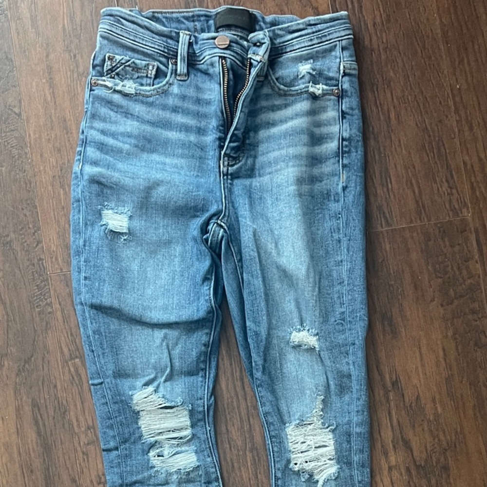 Buckle Women's Blue Distressed Skinny Jeans